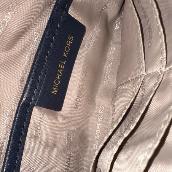 Michael Kors Bedford Signature Flat Crossbody Bag Vanilla NWOT Authentic w/ Dust - Picture 10 of 16